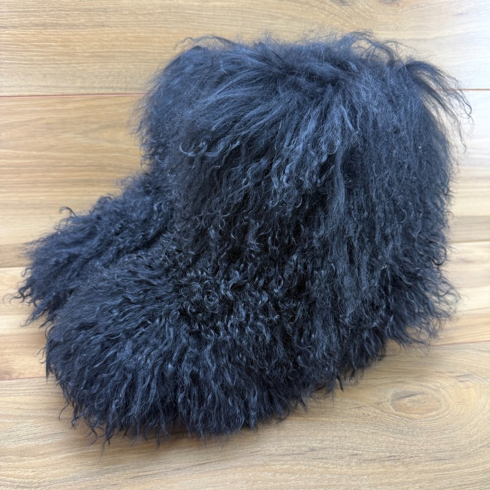 UGG Y2K Rare Mongolian Fur Fluff Momma Boots 9 Black Short Statement Shaggy Cozy
